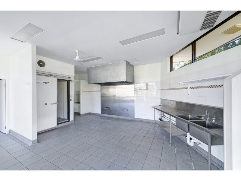 177 Government Road, Labrador QLD 4215