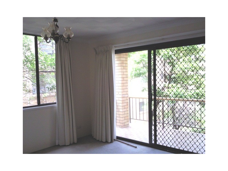 8/137 Old Burleigh Road, Broadbeach QLD 4218