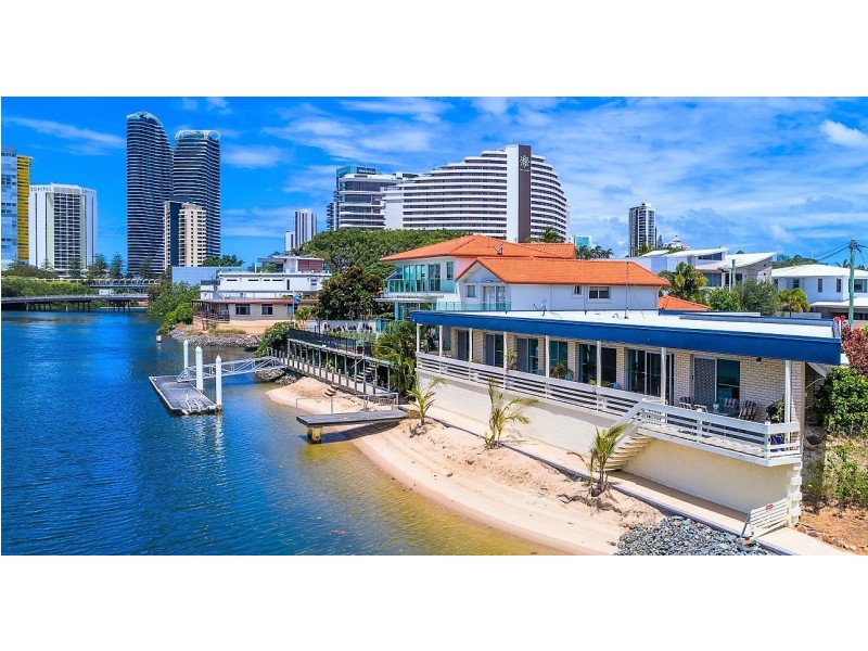 15 Lotus Key, Broadbeach Waters QLD 4218