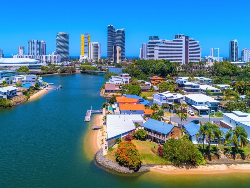 15 Lotus Key, Broadbeach Waters QLD 4218