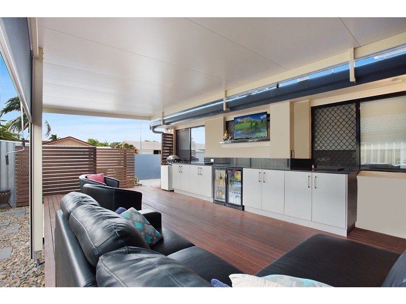 20 Bowline Rd, Mermaid Waters QLD 4218