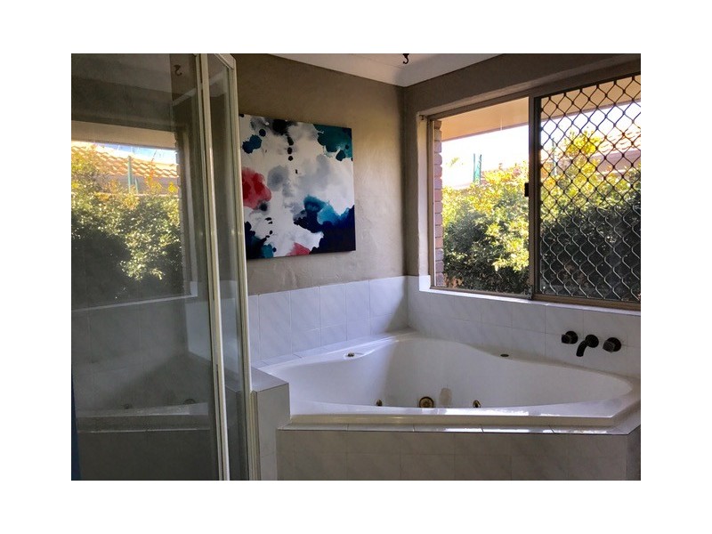 1 Sittella Crescent, Burleigh Waters QLD 4220