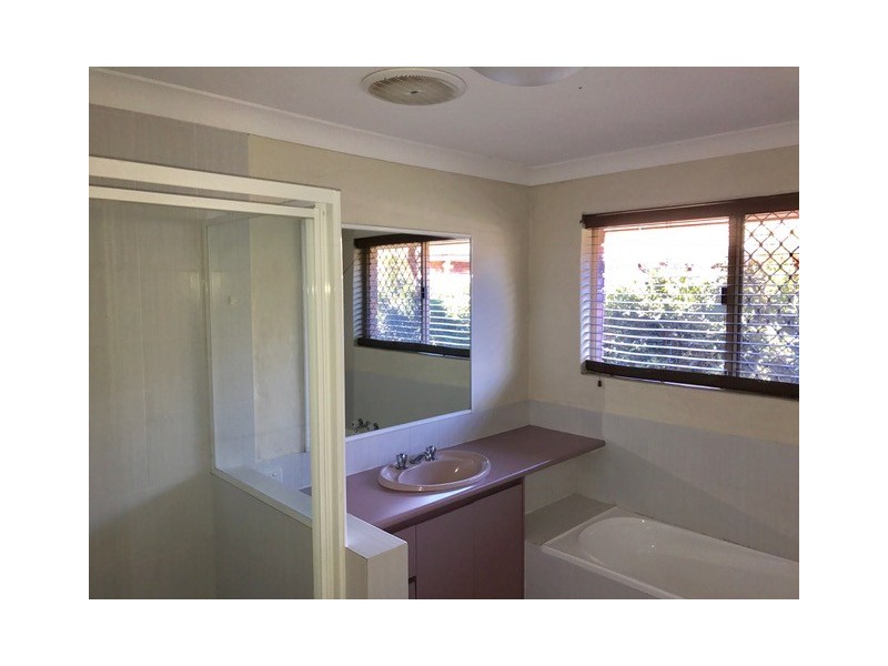 1 Sittella Crescent, Burleigh Waters QLD 4220