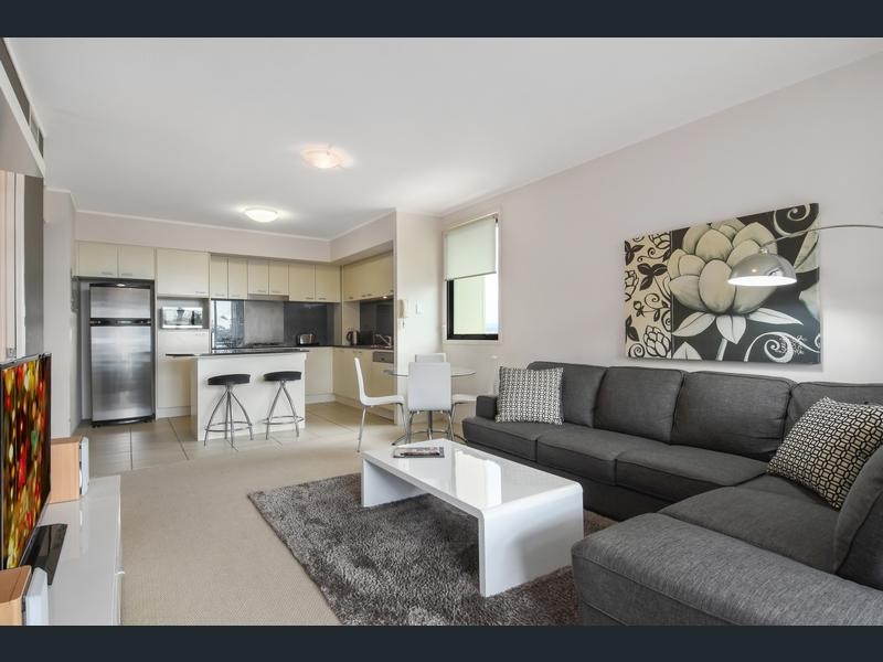 502/2685 Gold Coast Hwy”Broadbeach On The Park”, Broadbeach QLD 4218