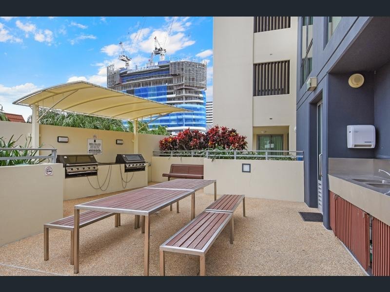 502/2685 Gold Coast Hwy”Broadbeach On The Park”, Broadbeach QLD 4218