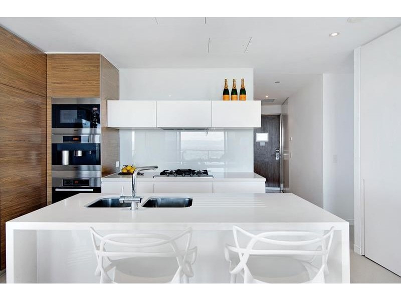 14201 Oracle Boulevard, Broadbeach QLD 4218