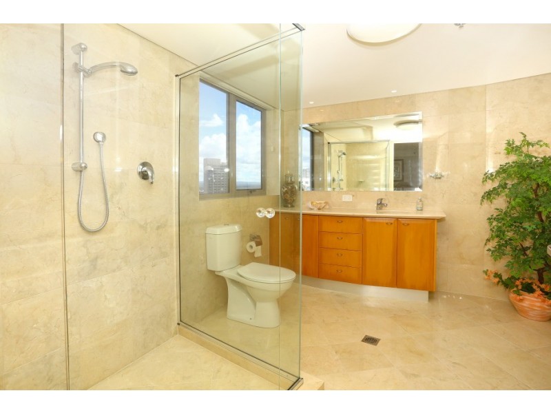 19A ‘La Sabbia’ 74-86 Old Burleigh Road, Surfers Paradise QLD 4217