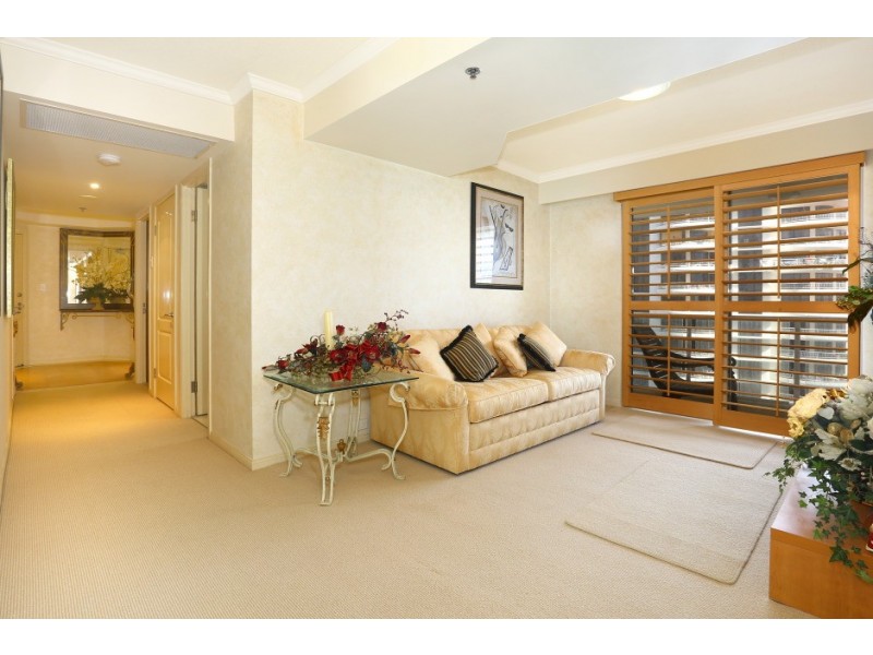 19A ‘La Sabbia’ 74-86 Old Burleigh Road, Surfers Paradise QLD 4217