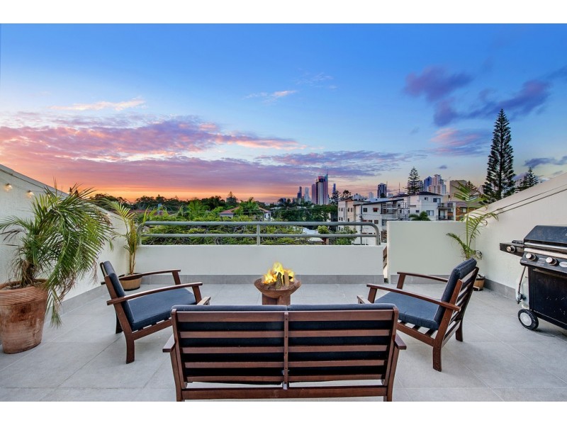 10/42 Britannia Avenue, Broadbeach QLD 4218