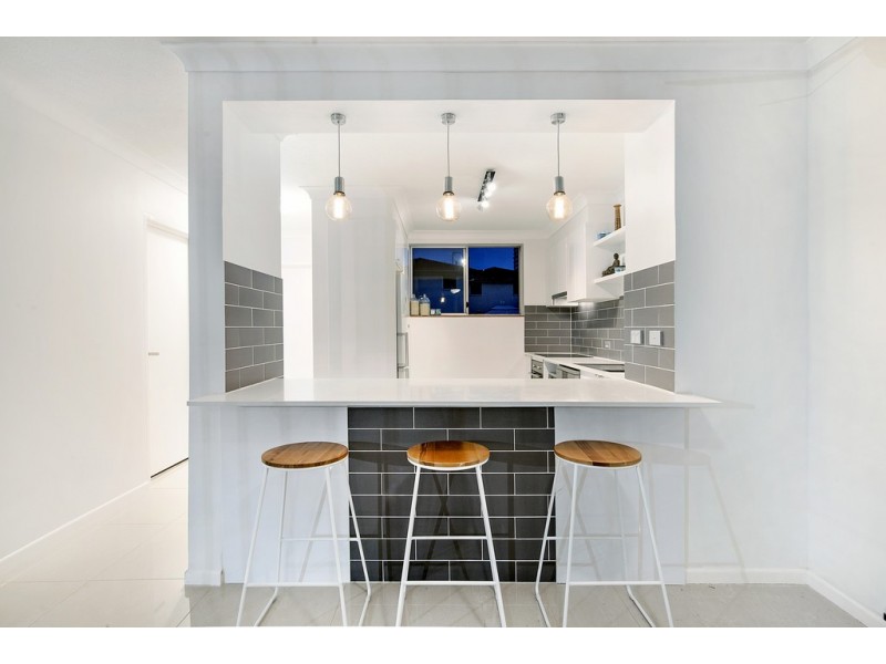 10/42 Britannia Avenue, Broadbeach QLD 4218