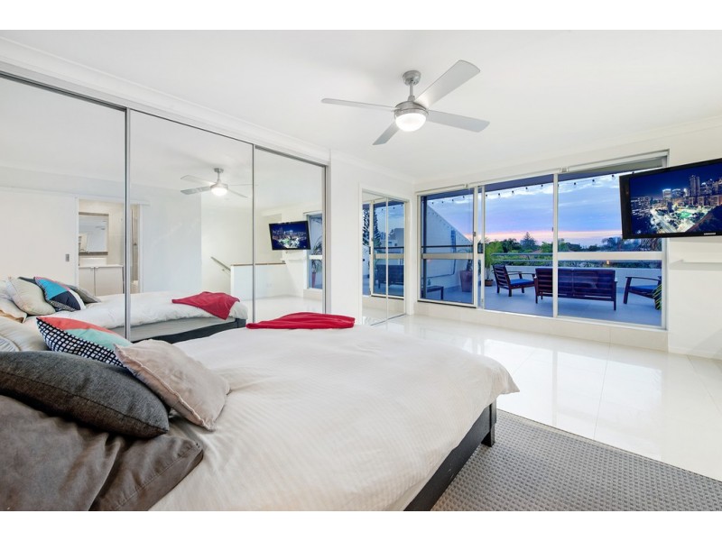 10/42 Britannia Avenue, Broadbeach QLD 4218