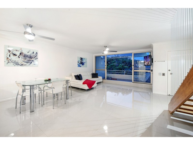 10/42 Britannia Avenue, Broadbeach QLD 4218