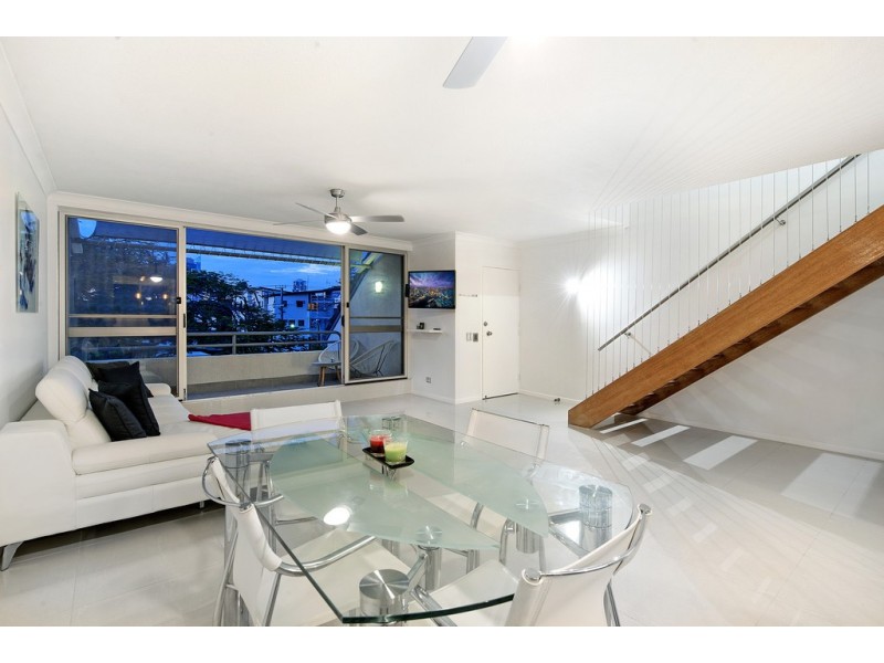 10/42 Britannia Avenue, Broadbeach QLD 4218