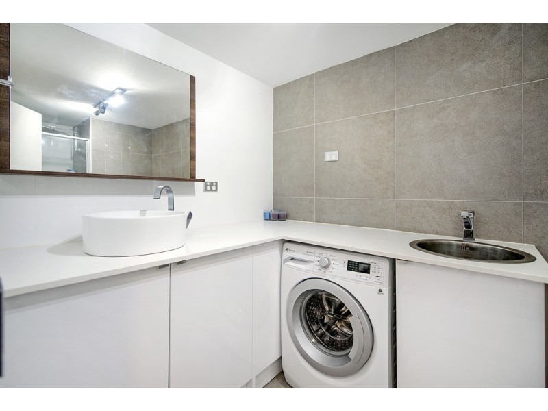 10/42 Britannia Avenue, Broadbeach QLD 4218