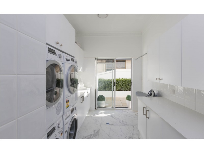 31 Buccaneer Court, Paradise Waters QLD 4217