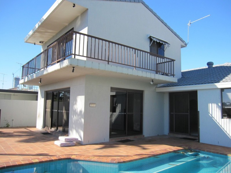 67 T E Peters Drive, Broadbeach Waters QLD 4218