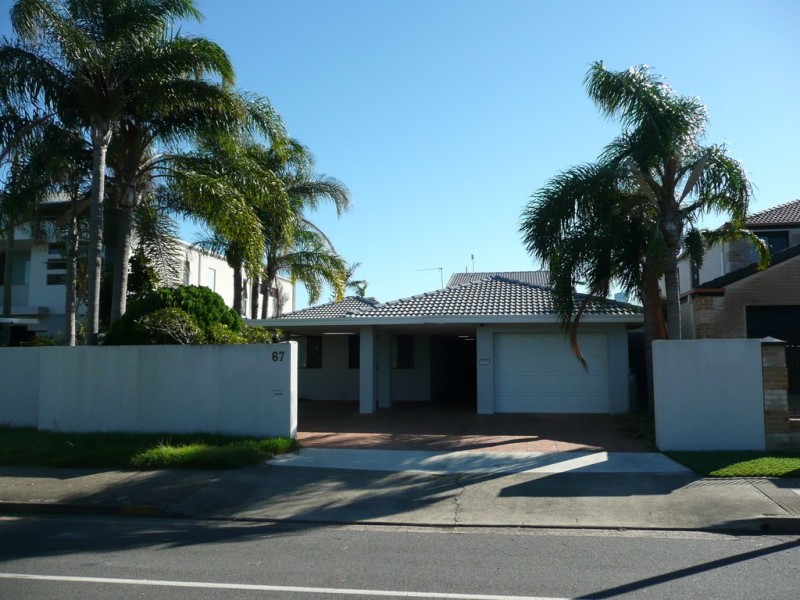 67 T E Peters Drive, Broadbeach Waters QLD 4218