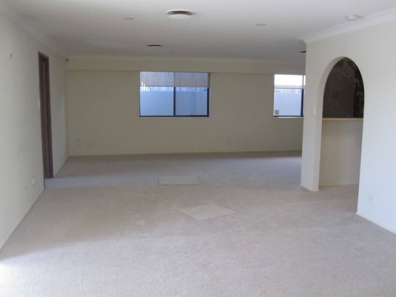 67 T E Peters Drive, Broadbeach Waters QLD 4218