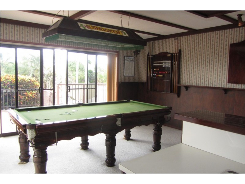 67 T E Peters Drive, Broadbeach Waters QLD 4218