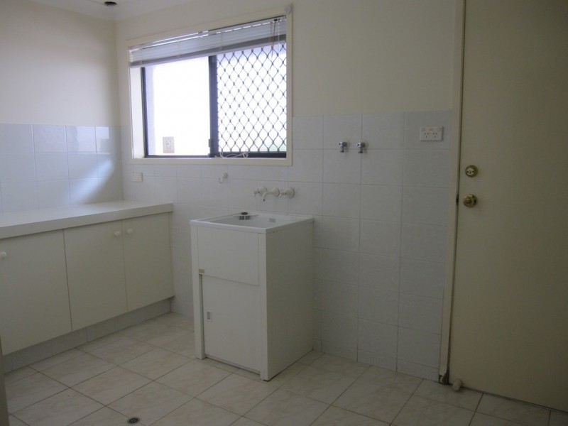 67 T E Peters Drive, Broadbeach Waters QLD 4218