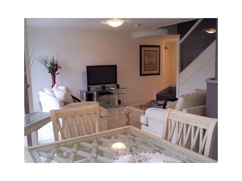 6/10 Jubilee Ave, Broadbeach QLD 4218