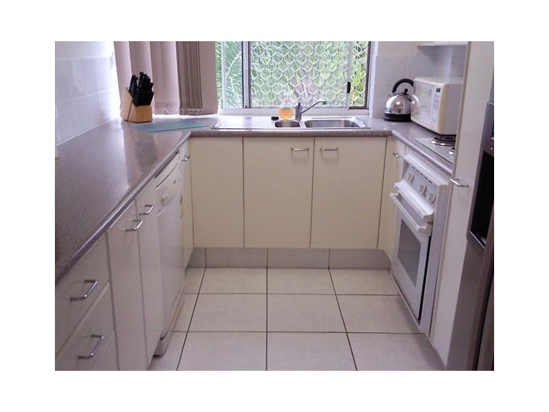 6/10 Jubilee Ave, Broadbeach QLD 4218