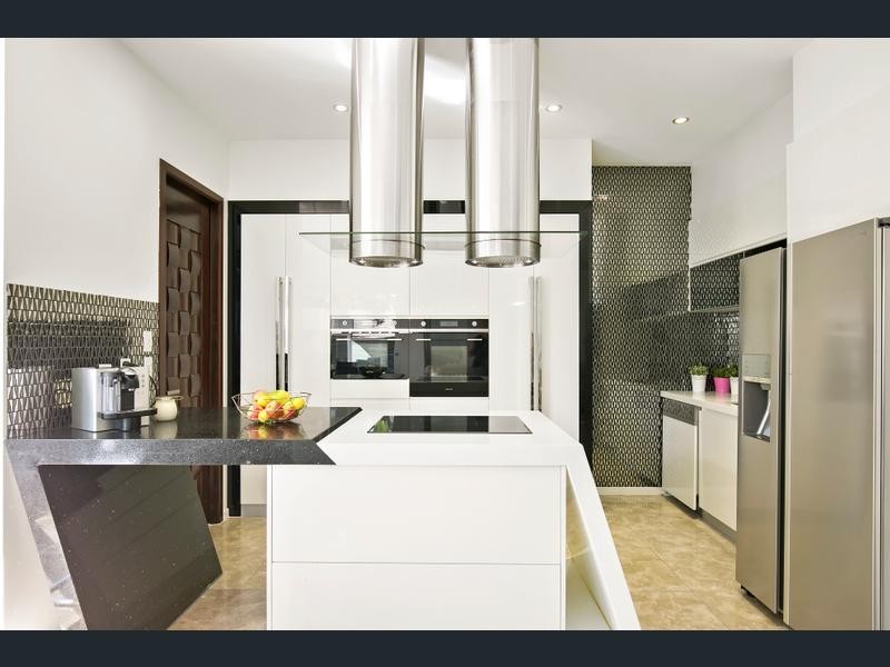 3/9 Esther Place, Surfers Paradise QLD 4217