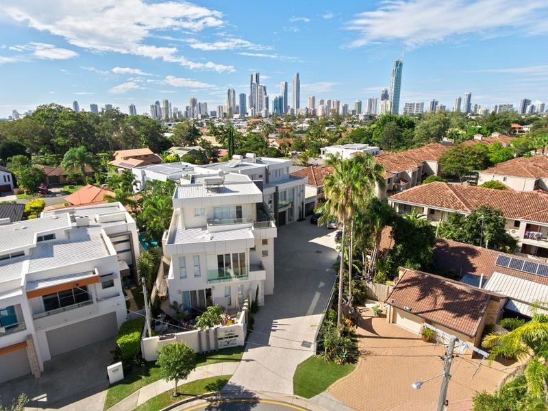 3/9 Esther Place, Surfers Paradise QLD 4217