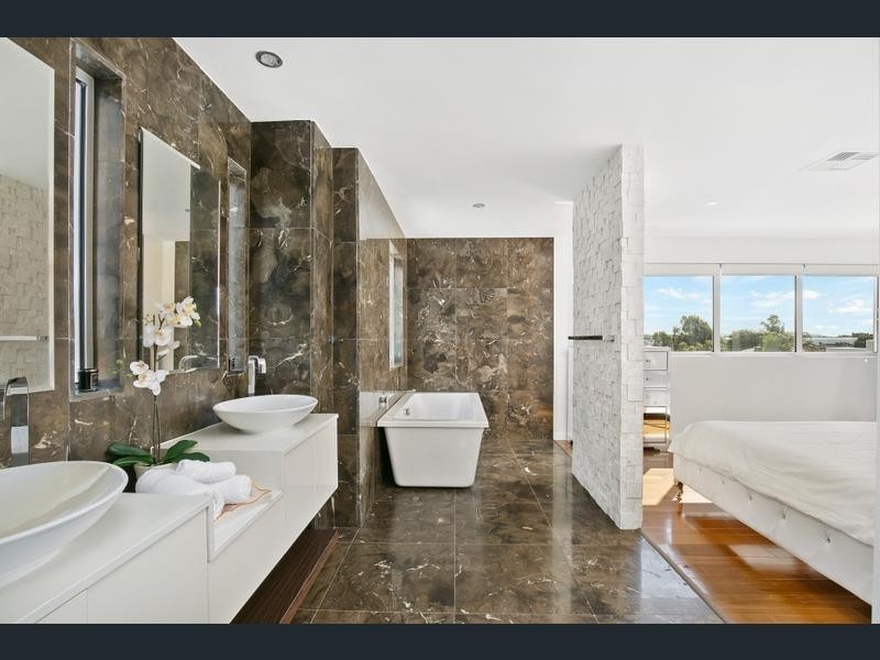 3/9 Esther Place, Surfers Paradise QLD 4217