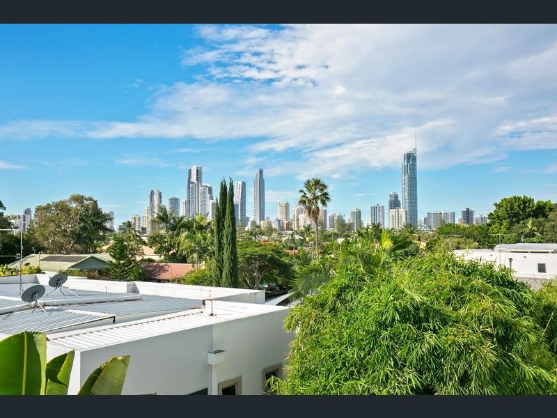 3/9 Esther Place, Surfers Paradise QLD 4217