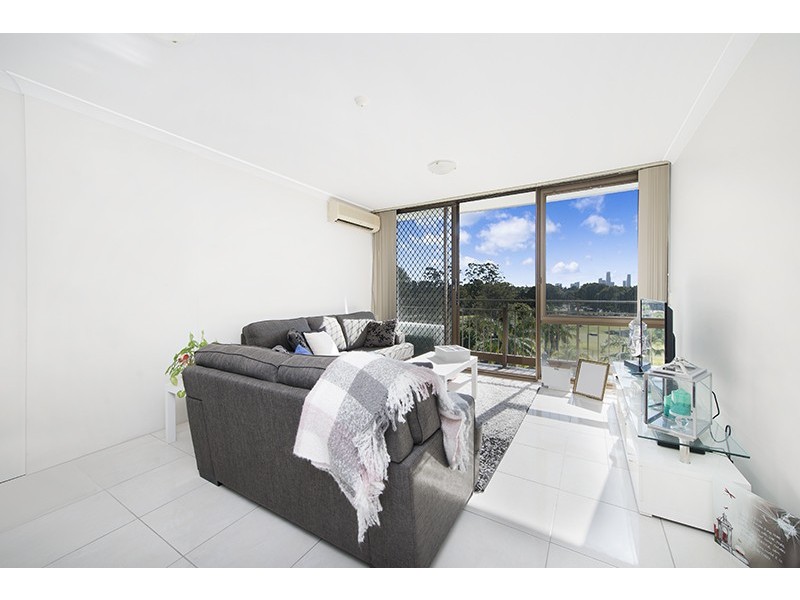 34/11 Fairway Drive Surfers Fairways West’, Clear Island Waters QLD 4226