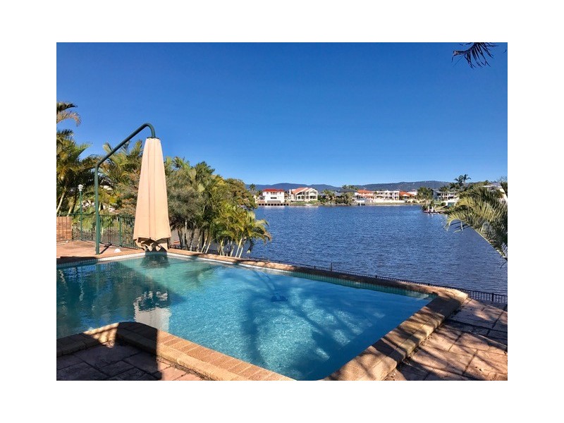 5 Antigua Way, Clear Island Waters QLD 4226