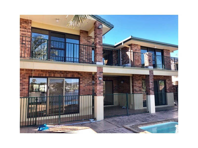 5 Antigua Way, Clear Island Waters QLD 4226