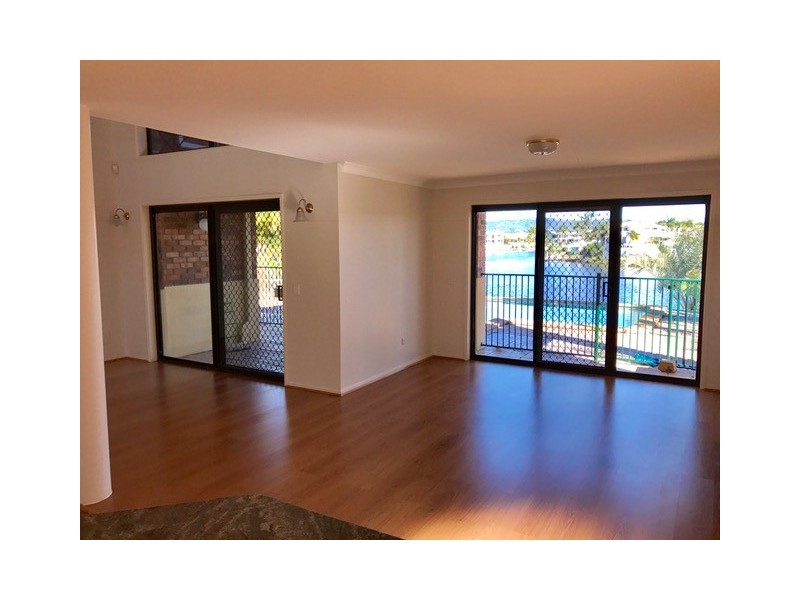 5 Antigua Way, Clear Island Waters QLD 4226