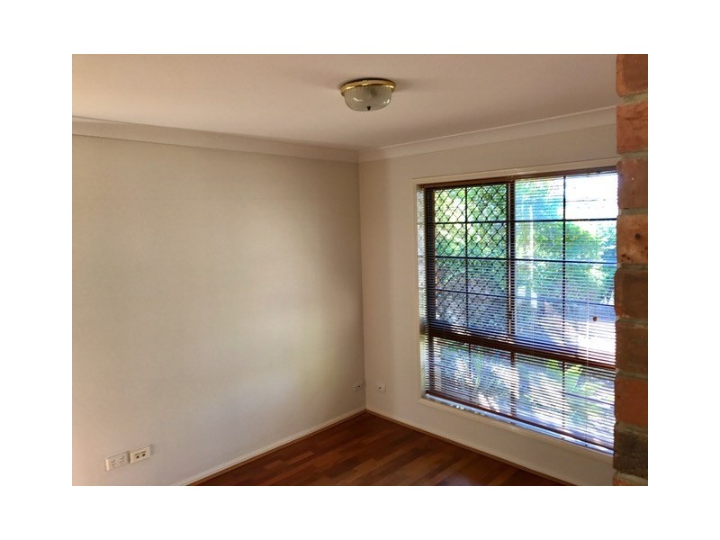 5 Antigua Way, Clear Island Waters QLD 4226