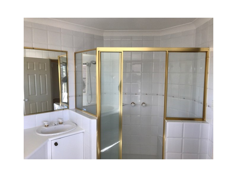 5 Antigua Way, Clear Island Waters QLD 4226