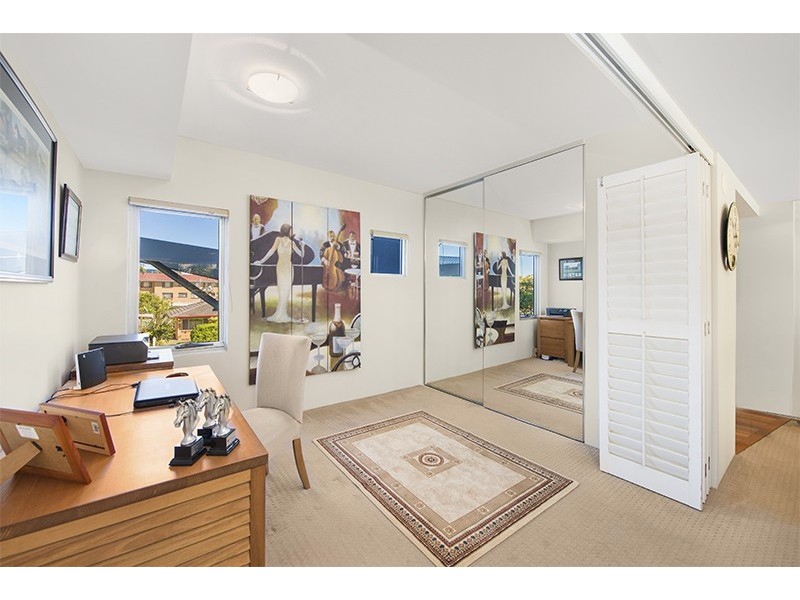 4/19 Mermaid Avenue, Mermaid Beach QLD 4218