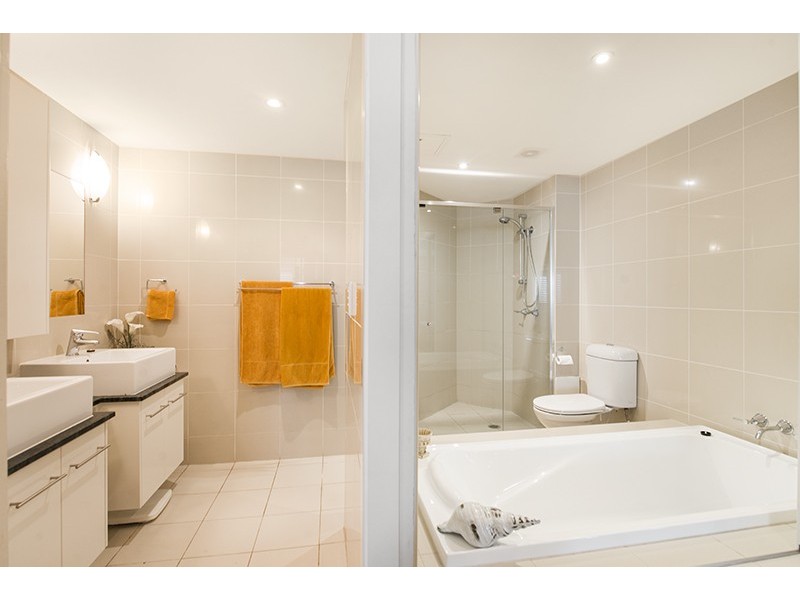 4/19 Mermaid Avenue, Mermaid Beach QLD 4218