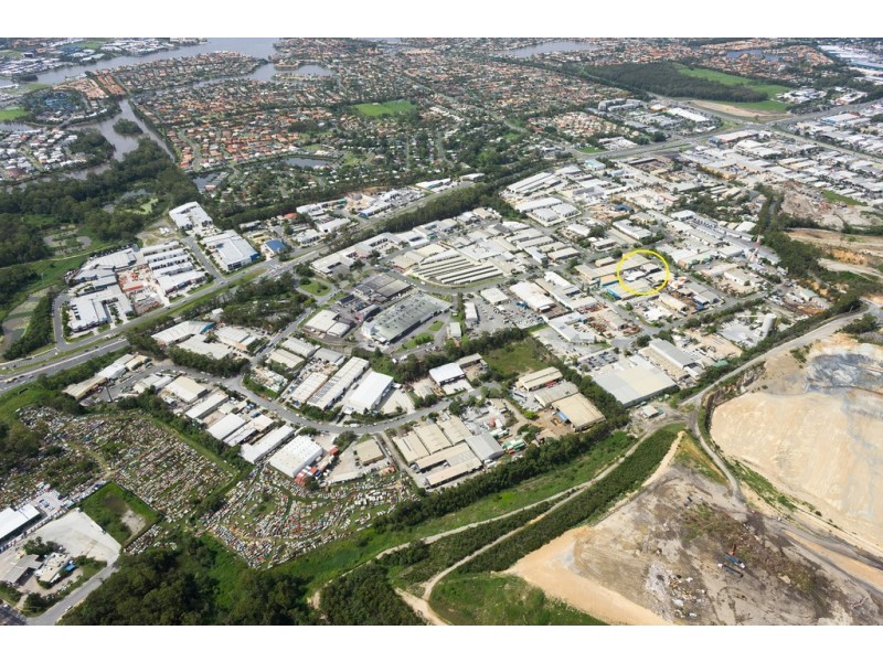 27 Greg Chappell Drive, Burleigh Heads QLD 4220