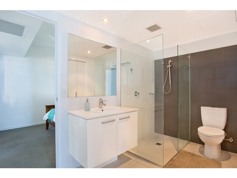184 Ocean Pacific 25-29 Surf Parade, Broadbeach QLD 4218