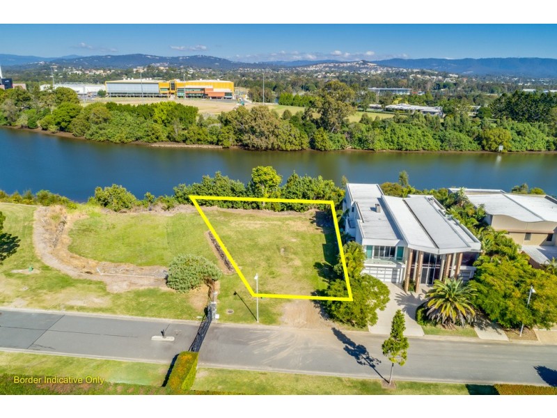 3026 The Boulevarde, Benowa QLD 4217