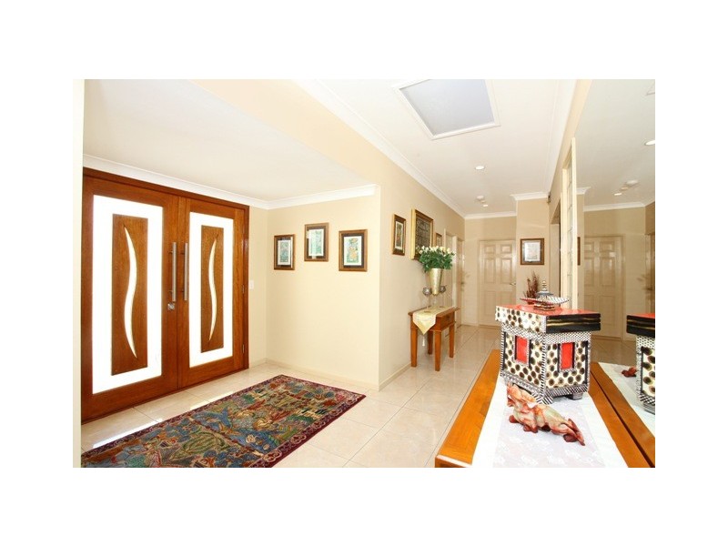 12 Sailaway Street, Mermaid Waters QLD 4218