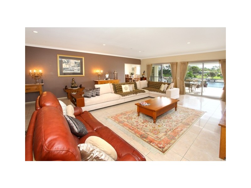 12 Sailaway Street, Mermaid Waters QLD 4218