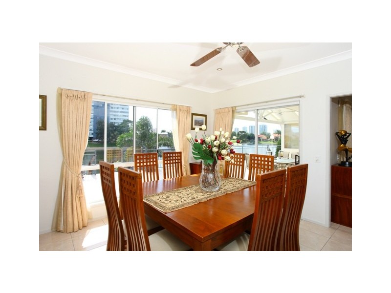 12 Sailaway Street, Mermaid Waters QLD 4218