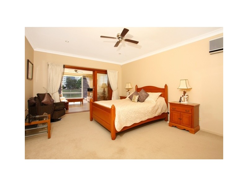 12 Sailaway Street, Mermaid Waters QLD 4218