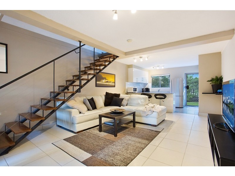 6 ‘Casino Waves’ 8 George Avenue, Broadbeach QLD 4218