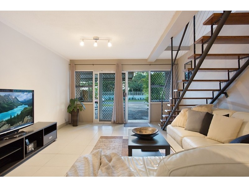 6 ‘Casino Waves’ 8 George Avenue, Broadbeach QLD 4218