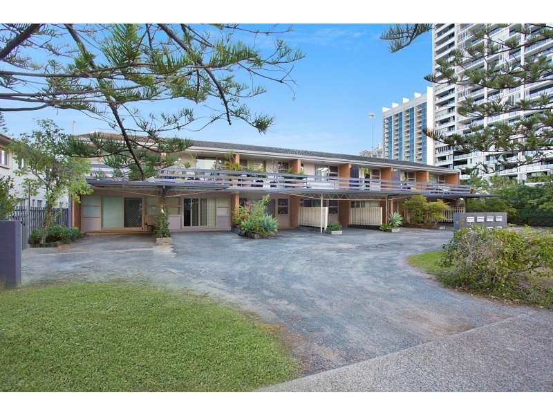 6 ‘Casino Waves’ 8 George Avenue, Broadbeach QLD 4218