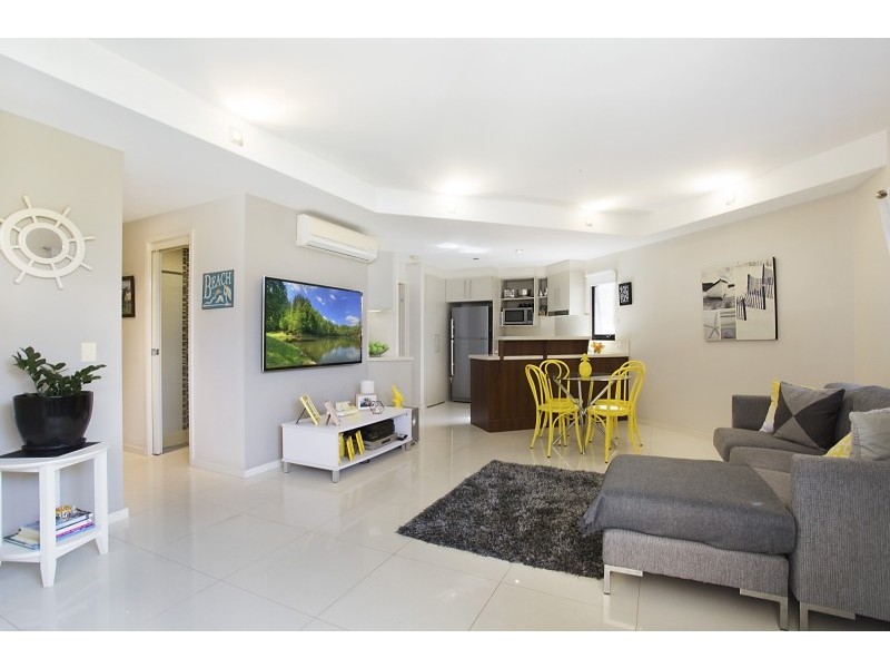 1/160 Surf Parade, Broadbeach QLD 4218