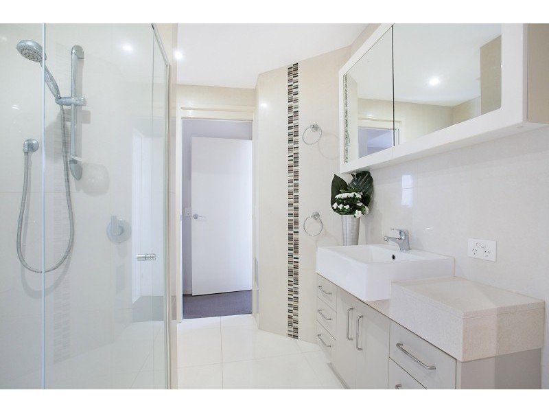 1/160 Surf Parade, Broadbeach QLD 4218